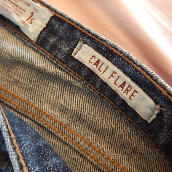 Hollister Cali Flare Jeans - Picture 3 of 6